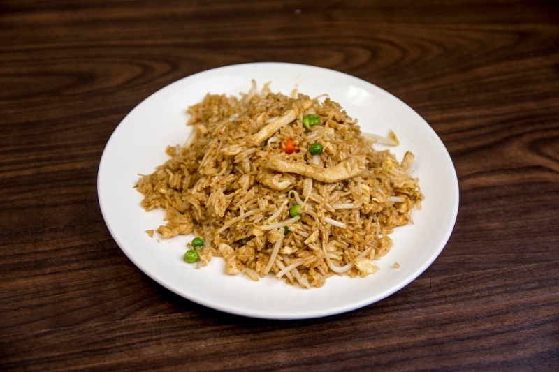 r05. fried rice (choice of chicken)  鸡肉炒饭